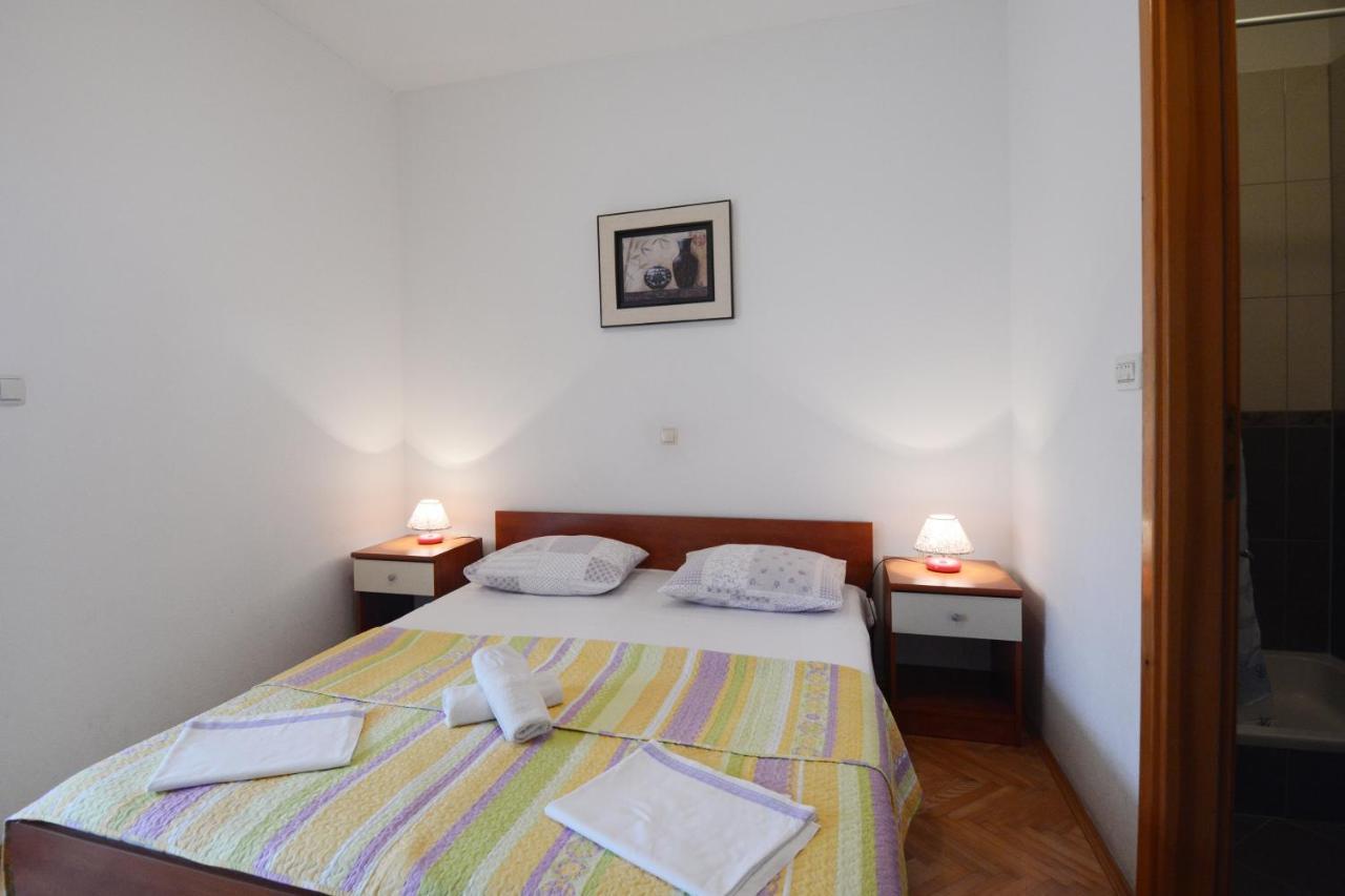 Apartments Ante Omis Bagian luar foto