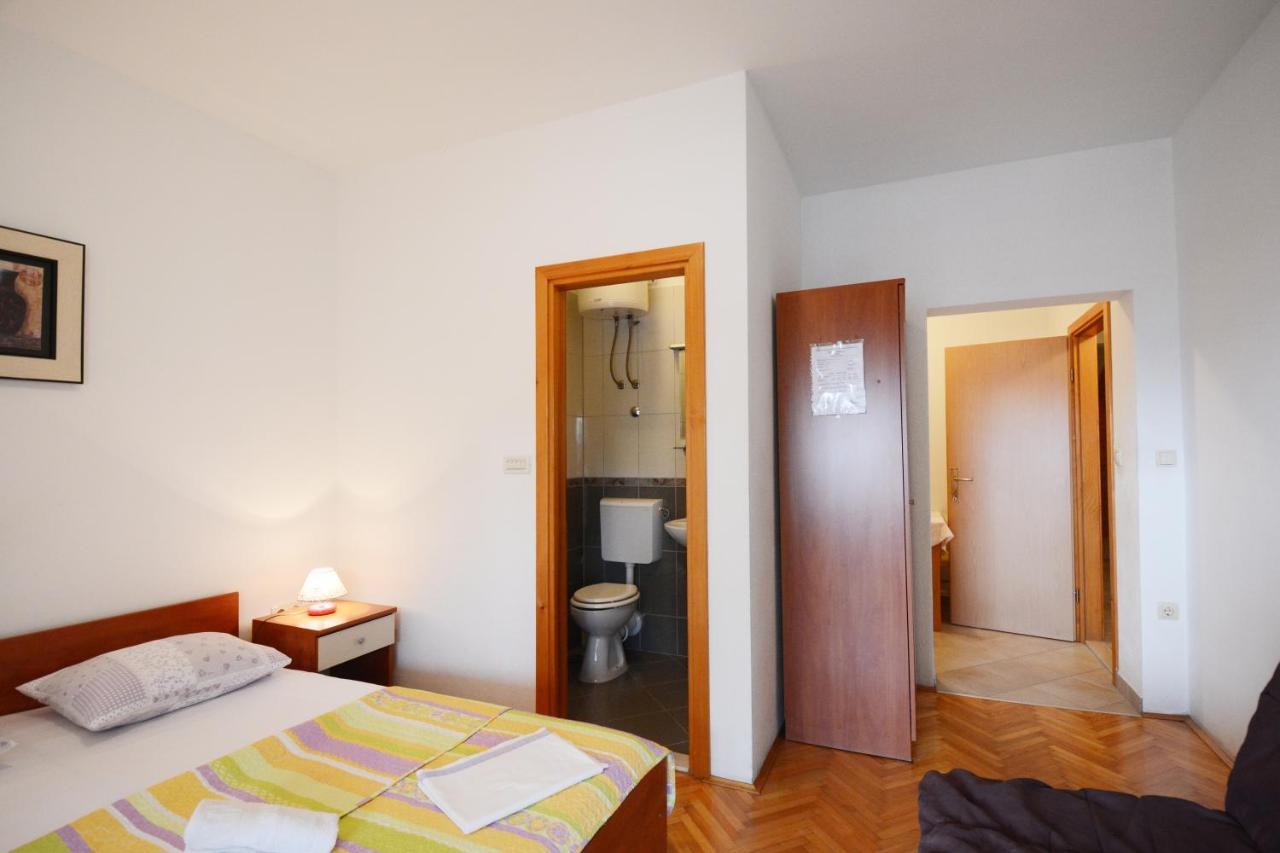 Apartments Ante Omis Bagian luar foto