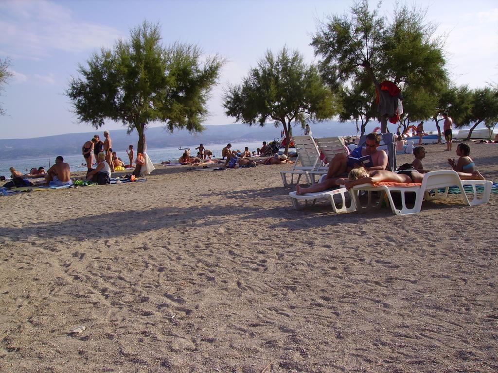 Apartments Ante Omis Bagian luar foto