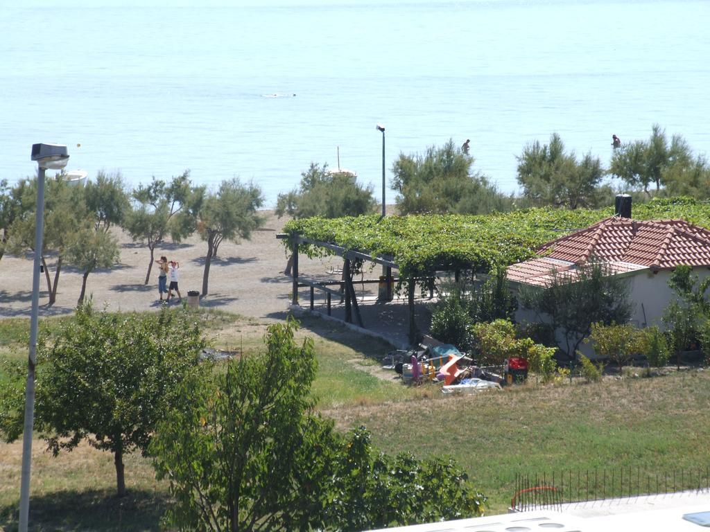 Apartments Ante Omis Bagian luar foto