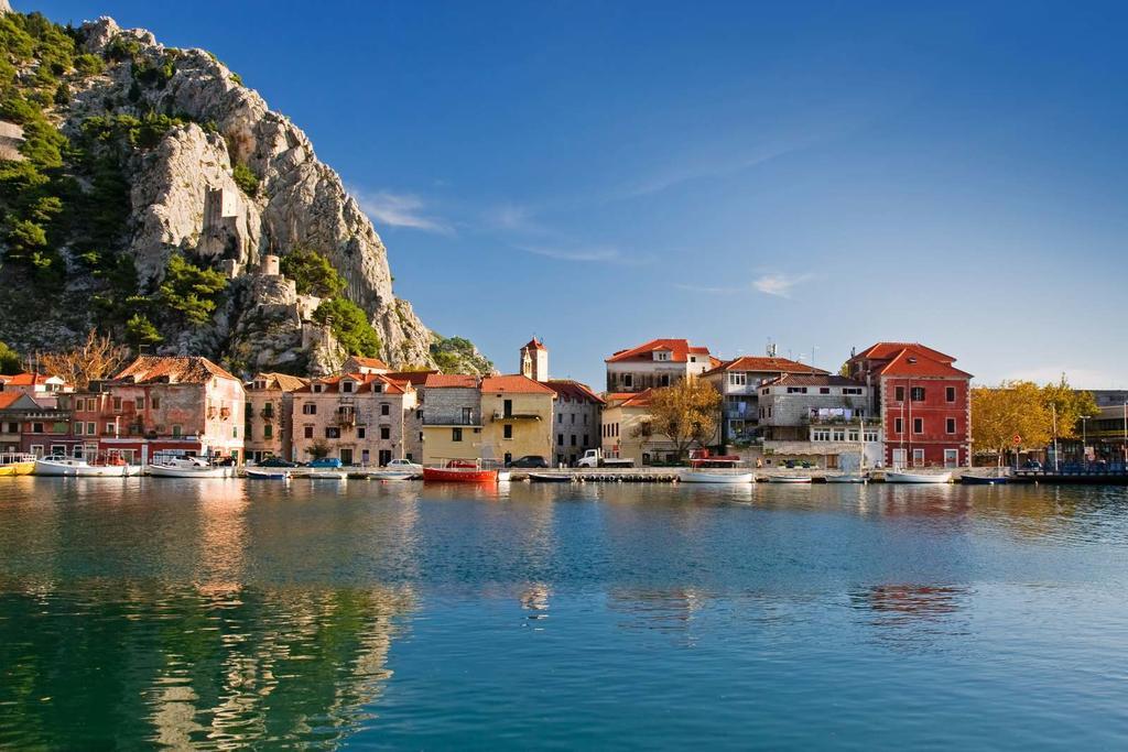 Apartments Ante Omis Bagian luar foto