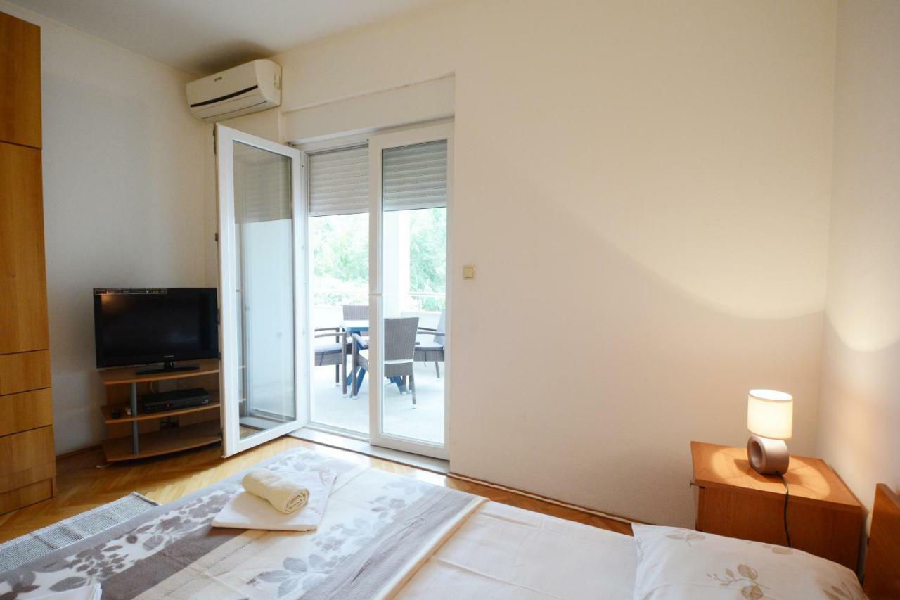Apartments Ante Omis Bagian luar foto